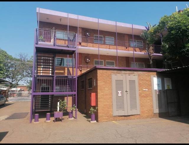 2 BEDROOM APARTMENT FOR SALE IN FLORAUNA